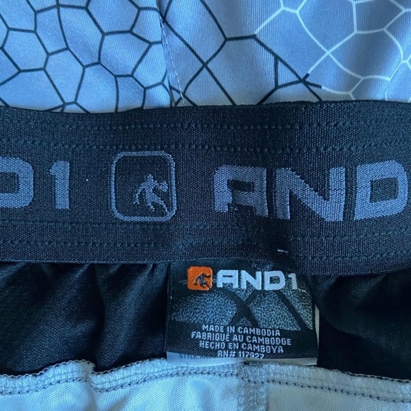 AND1 Men's Athletic Shorts in Gray Pattern - Picture 4 of 10